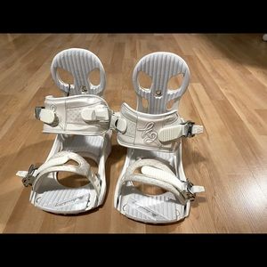 *NWT* Women’s K2 Snowboard Bindings - MEDIUM